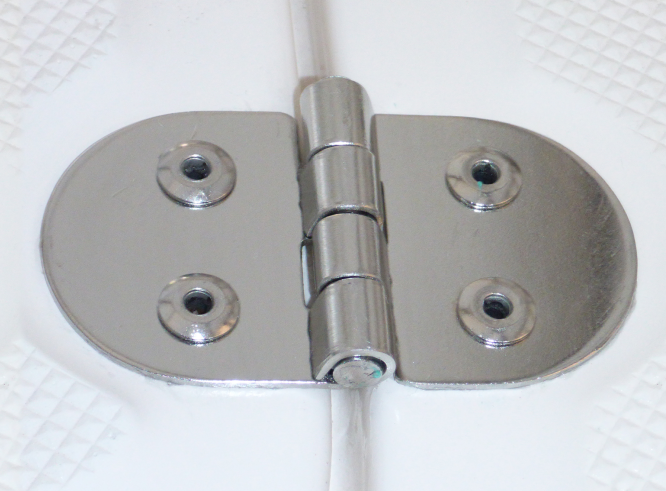 Super Stainless Marine and Boat bright work cleaner - clean hinge after Super Stainless rust removal treatment